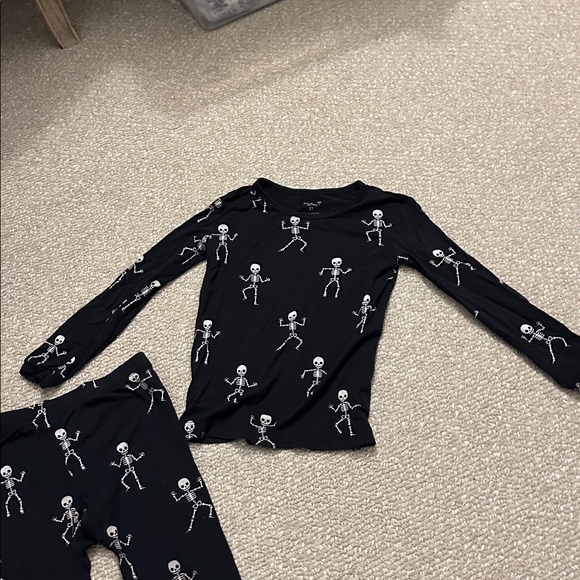 Kyte Baby Black Skeleton Pajamas, 3T, Long Sleeve Pants Set, Halloween 2025 - Picture 3 of 5